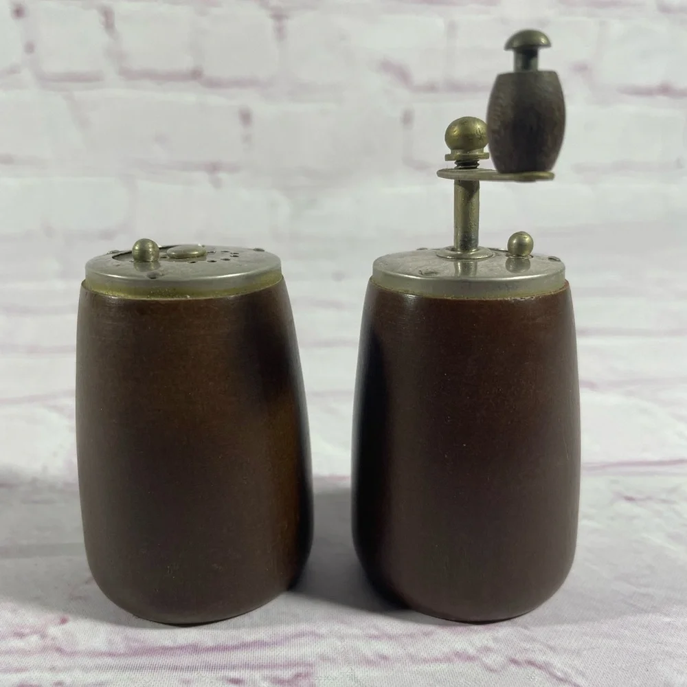 Vintage Atlantic City, N.J. Wood Salt Shaker and Pepper Mill Grinder Pair
